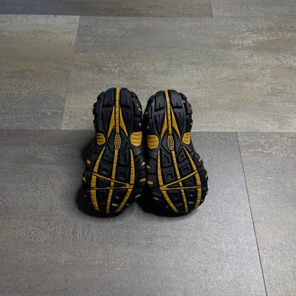 SOLD Keen Kids Koven Mid Shoes - Picture 5 of 5